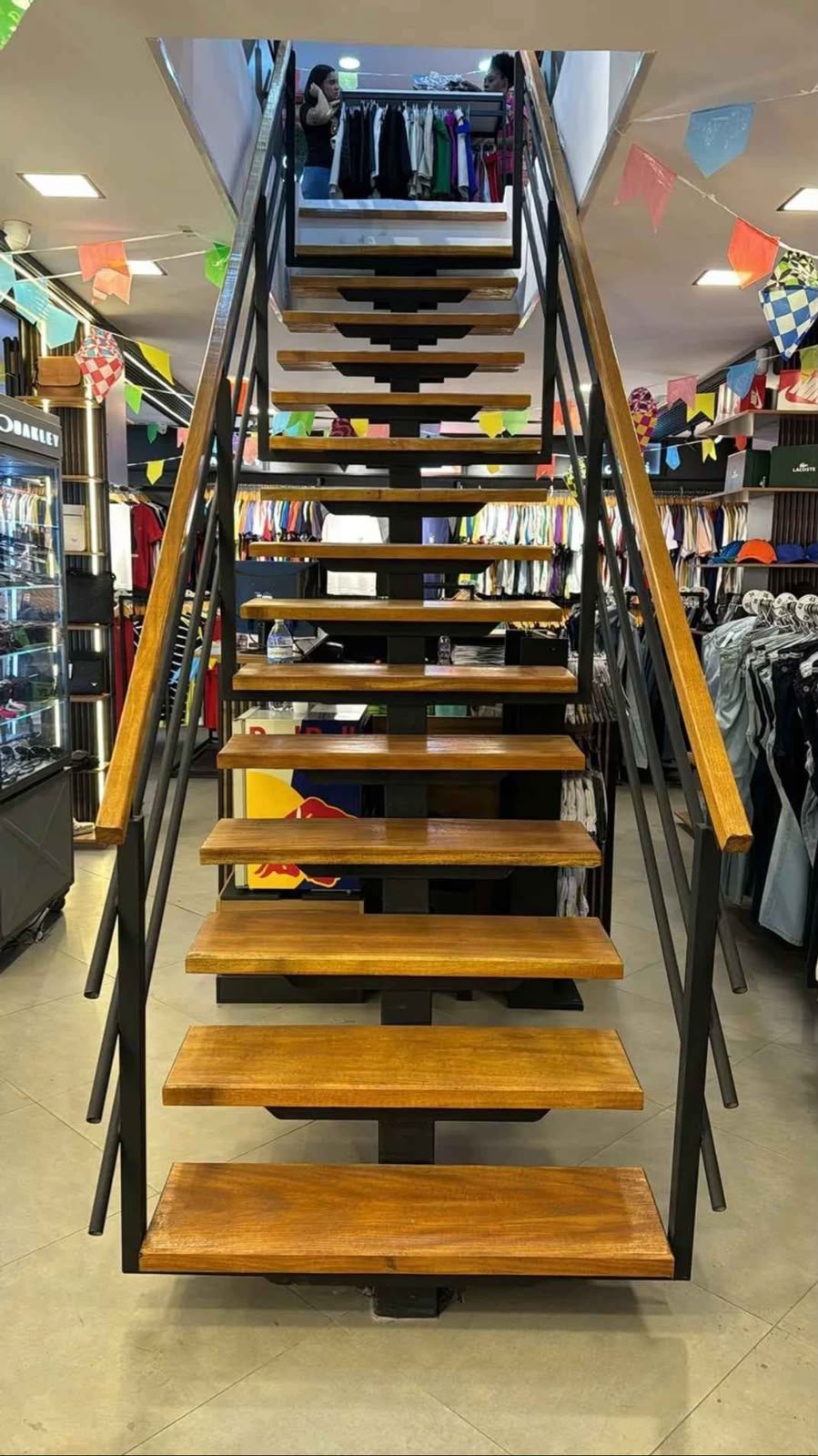 Escada metálica sob medida - Obra real DW